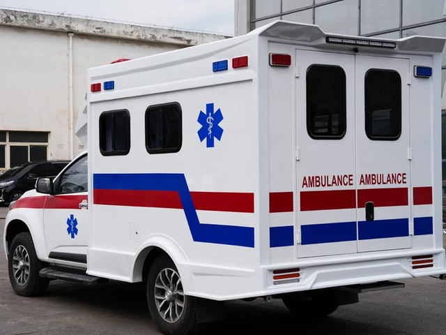 Ambulance de surveillance du ramassage
