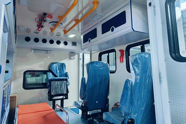 Ambulance de surveillance du ramassage